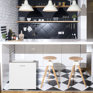 Frigidaire 1.6-cu ft Mini Fridge ( Cotton )