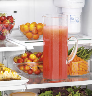 GE Counter-Depth 18.6-cu ft 3 -Door French Door Refrigerator with Ice Maker with Water Dispenser ( White ) ENERGY STAR Certified