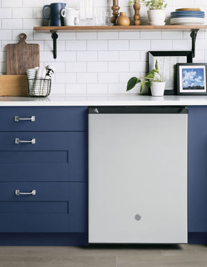 GE 5.6-cu ft Built-In Mini Fridge with Freezer ( Stainless steel ) ENERGY STAR