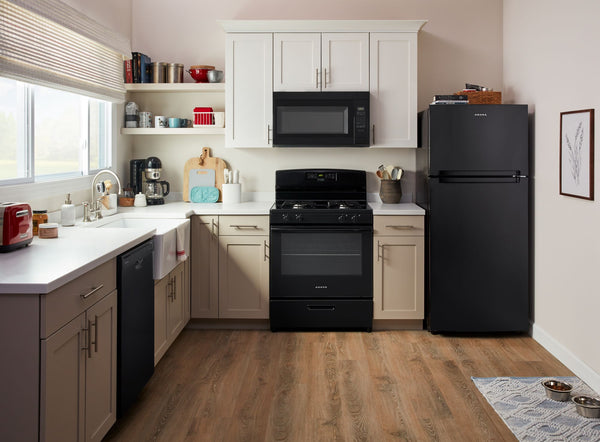 Amana 16.4-cu ft Top-Freezer Refrigerator ( Black )