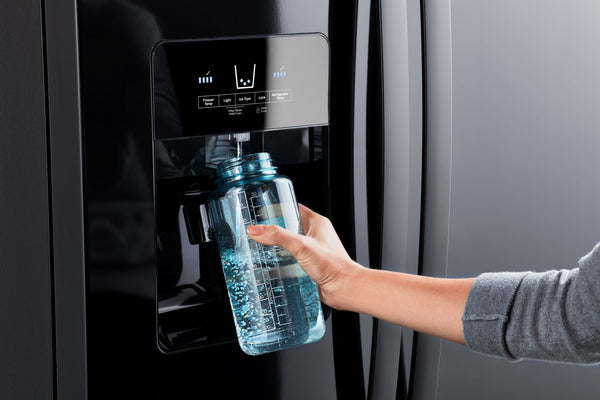 Whirlpool 24.5-cu ft Side-by-Side Refrigerator with Ice Maker ,Water and Ice Dispenser ( Fingerprint Resistant Black Stainless )