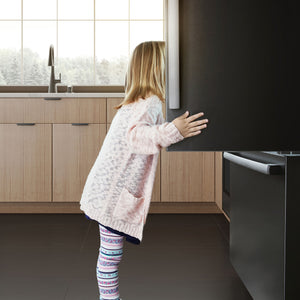 Bosch Counter-Depth 800 Series 21-cu ft 3 -Door French Door Refrigerator with Ice Maker with Water Dispenser ( Black stainless steel ) ENERGY STAR Certified