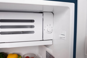 Frigidaire 3.2-cu ft Mini Fridge with Freezer ( Azure )