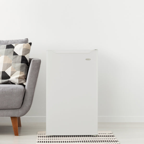 Danby 4.4-cu ft Mini Fridge with Freezer ( White ) ENERGY STAR