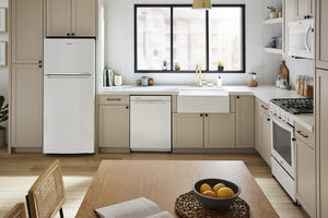 Whirlpool 16.3-cu ft Top-Freezer Refrigerator ( White )