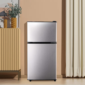 Jeremy Cass 3.5-cu ft Mini Fridge with Freezer ( Silver ) ENERGY STAR