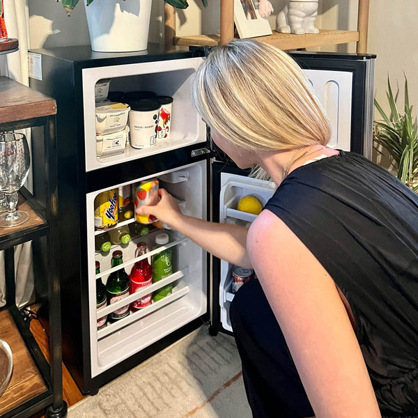 GZMR 3.5-cu ft with Freezer ( Black )