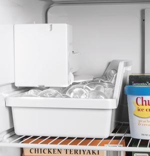 GE 17.5-cu ft Top-Freezer Refrigerator with Ice Maker ( Black ) ENERGY STAR Certified