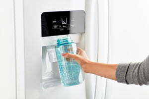 Whirlpool 24.5-cu ft Side-by-Side Refrigerator with Ice Maker ,Water and Ice Dispenser ( White )