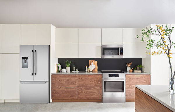 Bosch Standard-Depth 500 Series 26-cu ft 3 -Door Smart Compatible French Door Refrigerator with Ice Maker with Water and Ice Dispenser ( Stainless Steel ) ENERGY STAR Certified