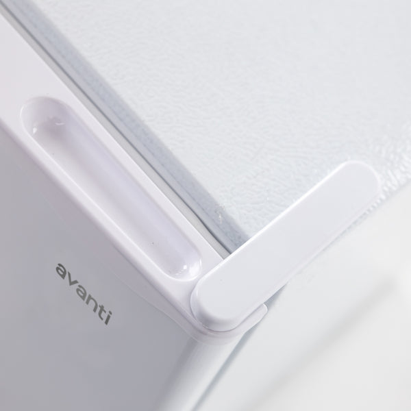 Avanti 1.6-cu ft Mini Fridge ( White ) ENERGY STAR